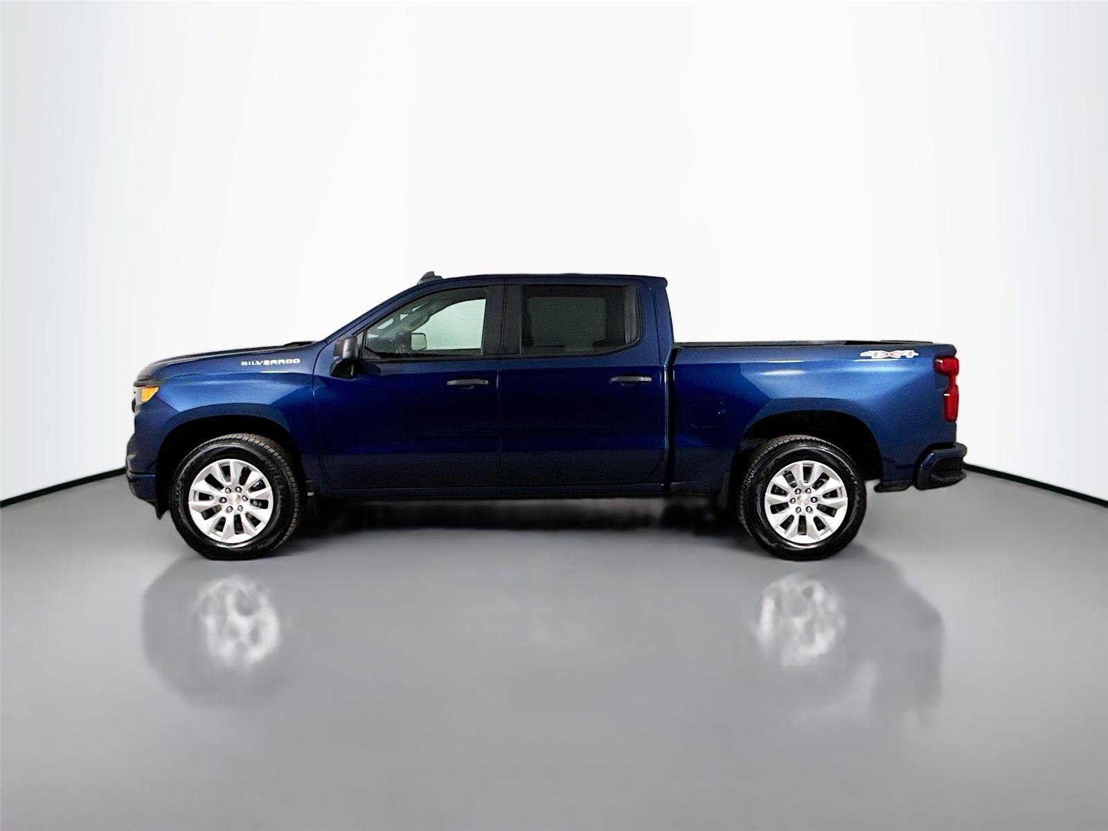 2022 Chevrolet Silverado 1500 Custom photo 3
