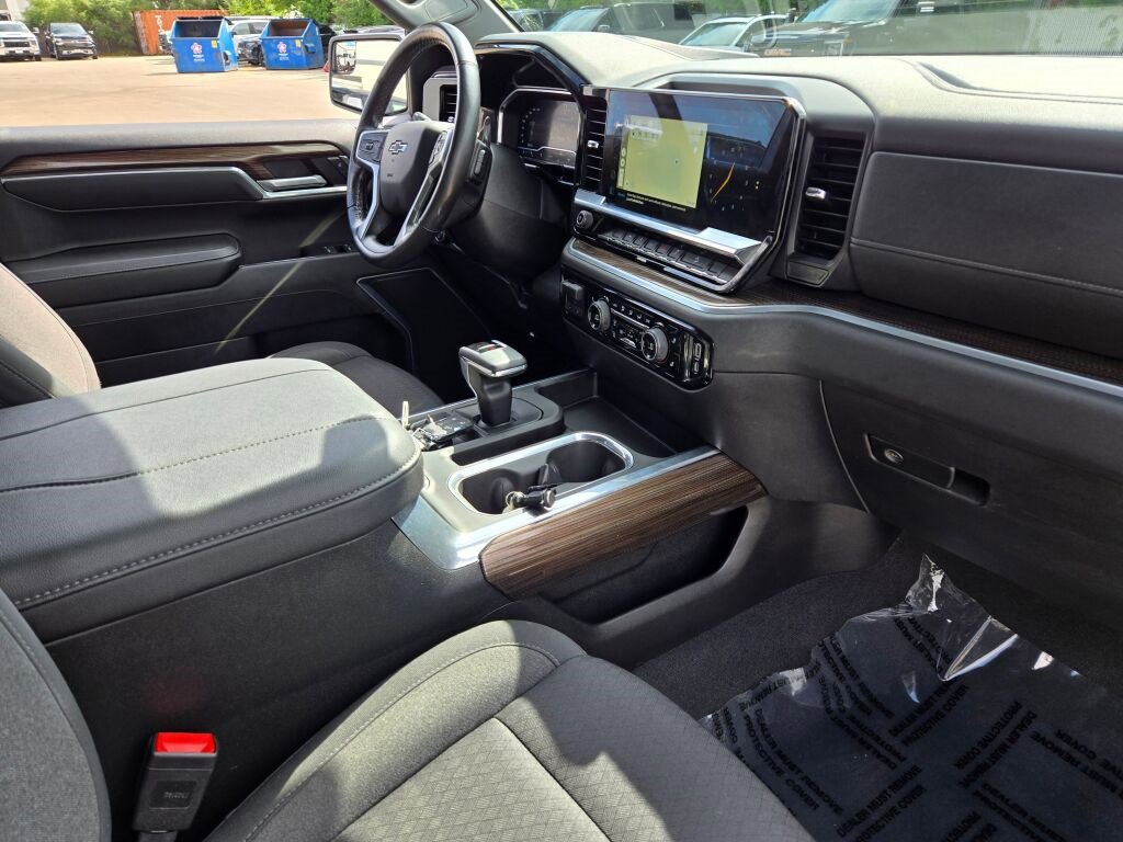 2023 Chevrolet Silverado 1500 RST photo 4