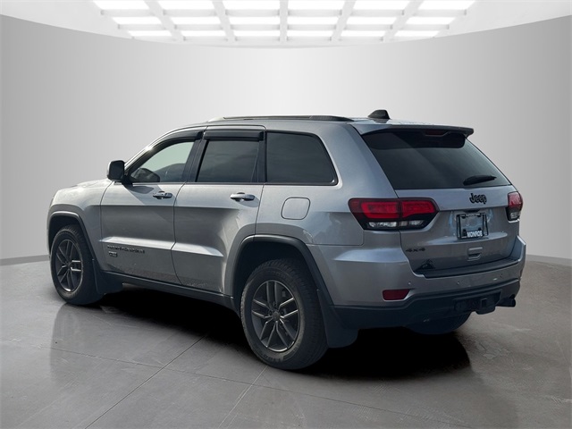 2016 Jeep Grand Cherokee Anniversary Edition photo 4