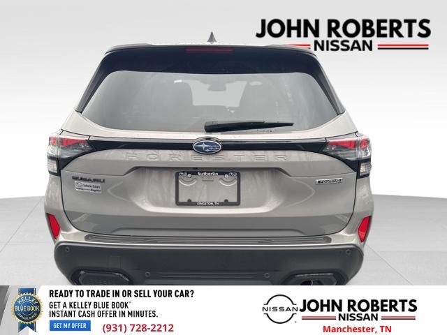 2025 Subaru Forester Touring photo 4