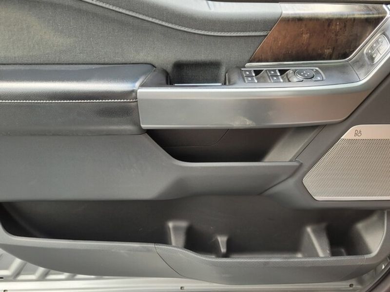 2022 Ford F-150 Lariat photo 24