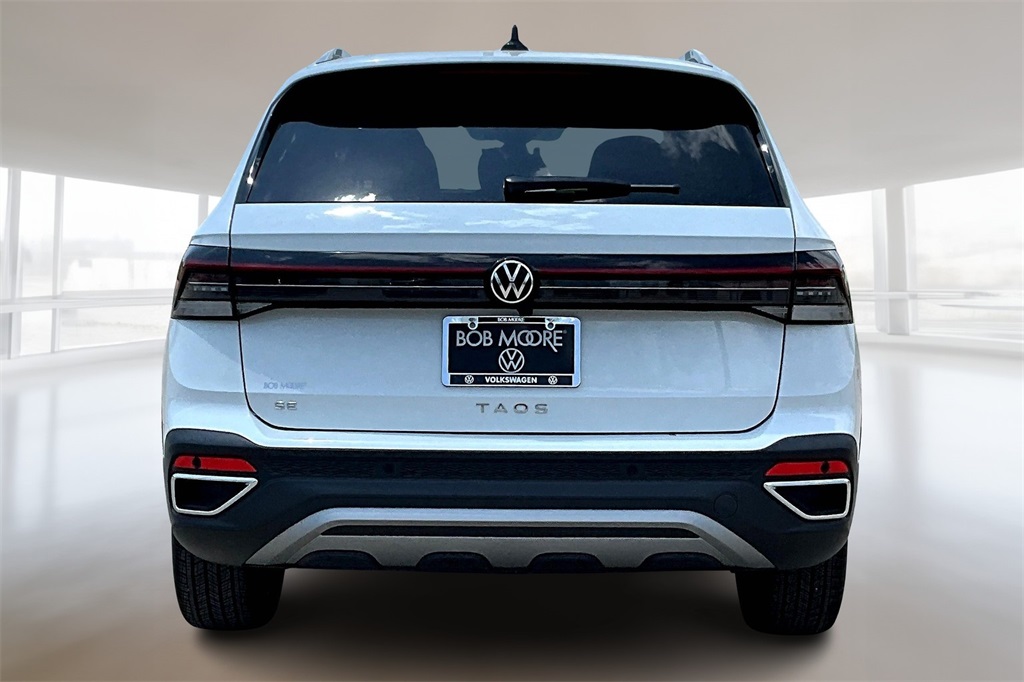 2025 Volkswagen Taos SE photo 4