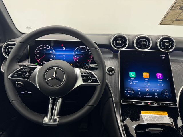 2025 Mercedes Benz GLC 300 photo 3