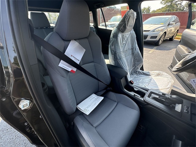 2026 Toyota Corolla Cross XLE XSE photo 23