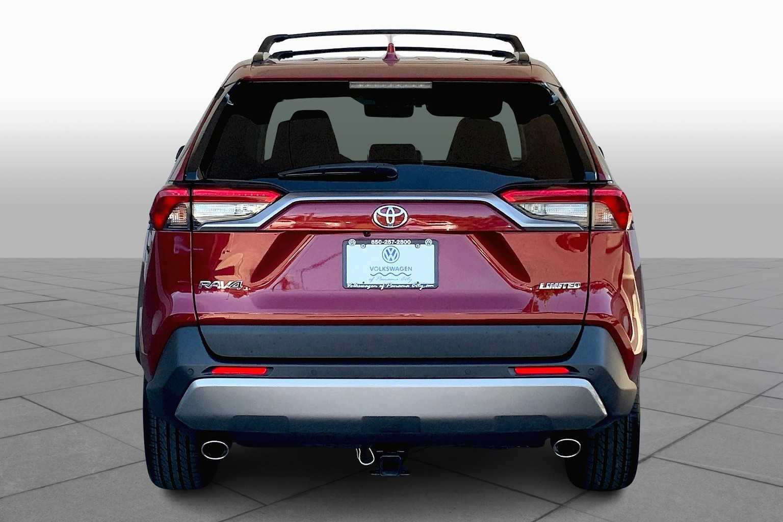 2022 Toyota RAV4 Limited photo 4