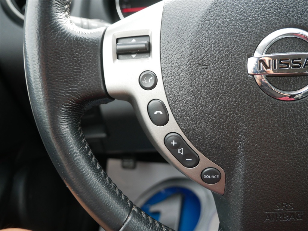2013 Nissan Rogue SL photo 21