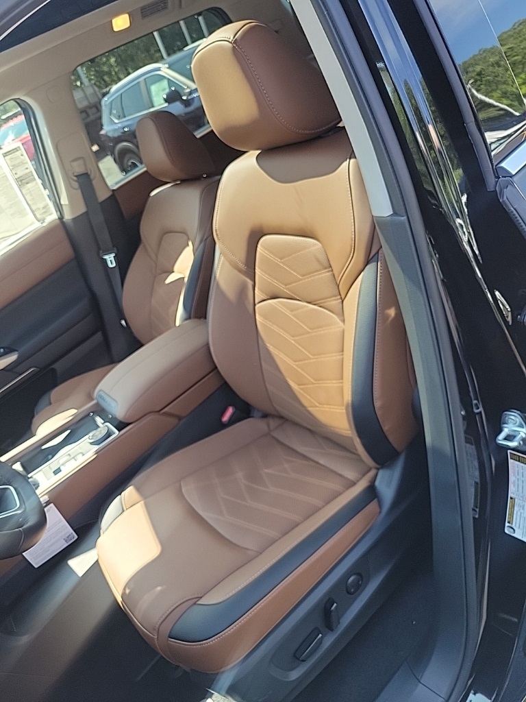 2025 Nissan Pathfinder Platinum photo 20