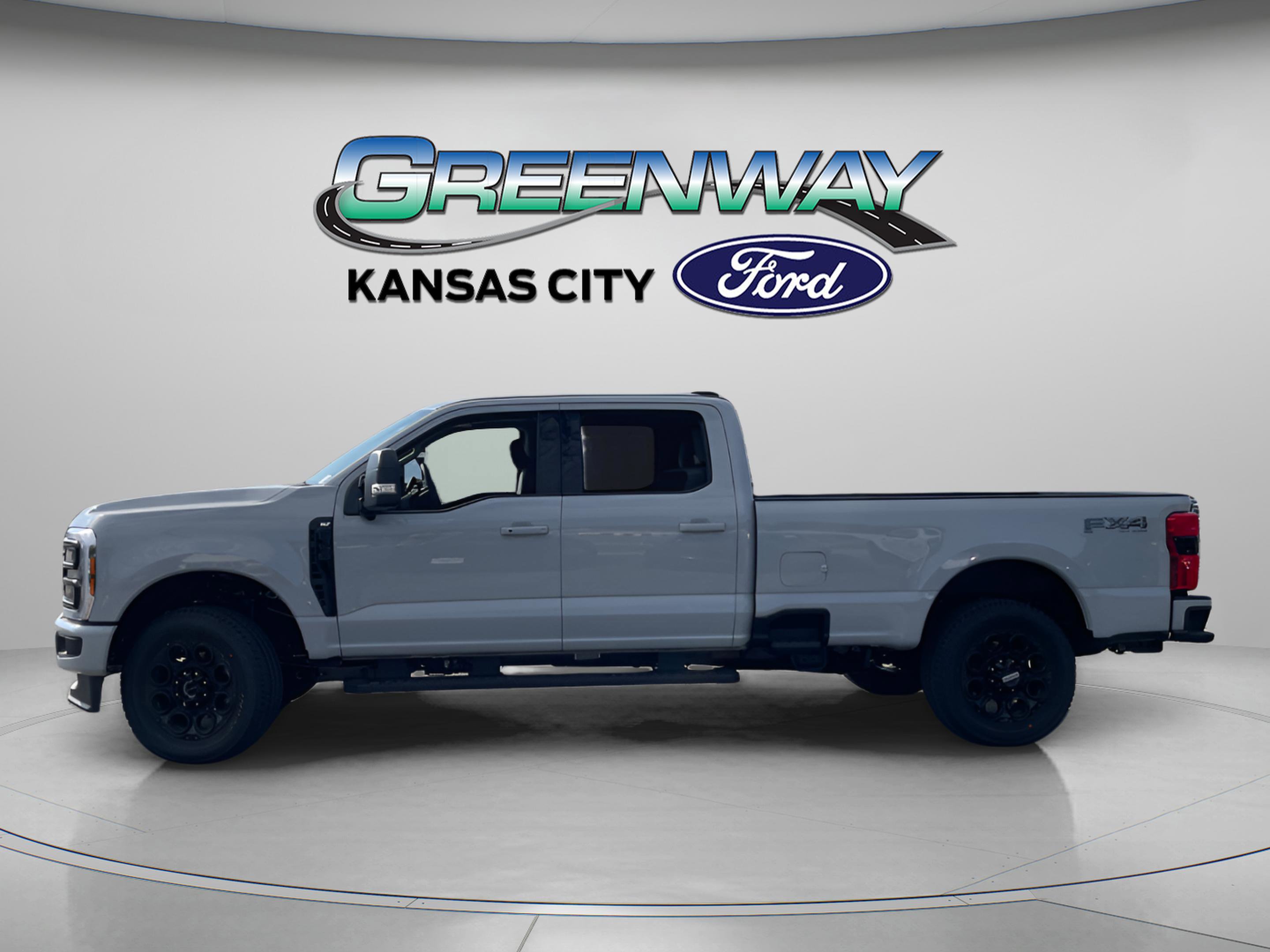 2026 Ford F-350 XLT photo 4