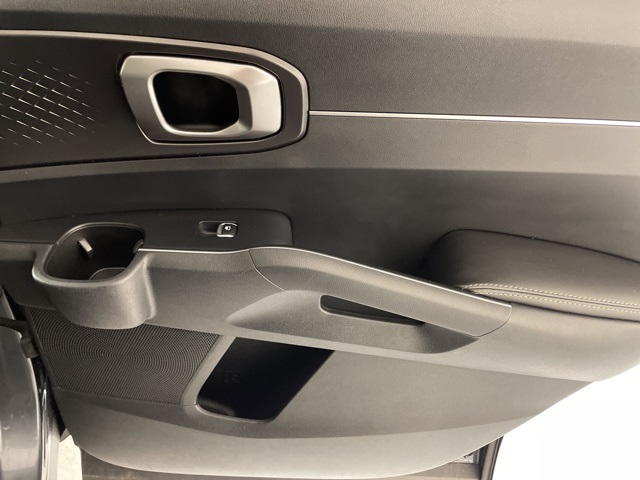2022 Kia Sorento LX photo 32