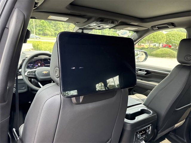 2025 Chevrolet Suburban Premier photo 16