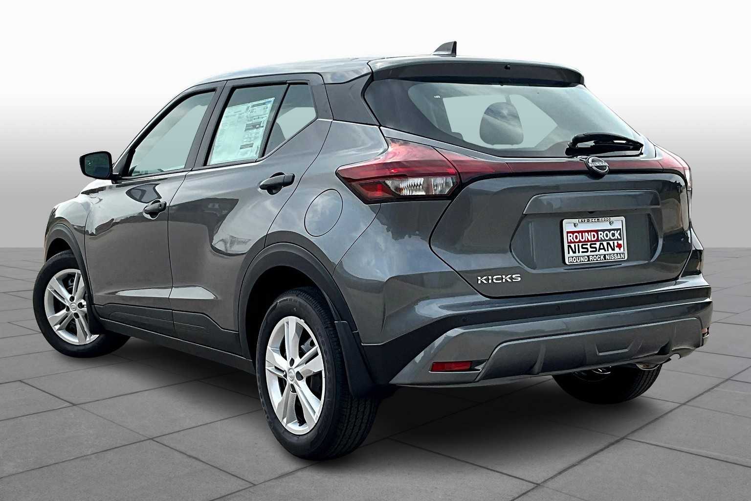 2025 Nissan Kicks Play S photo 7