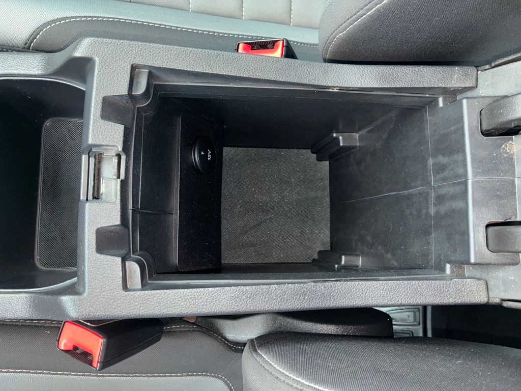 2019 Ford Escape S photo 24