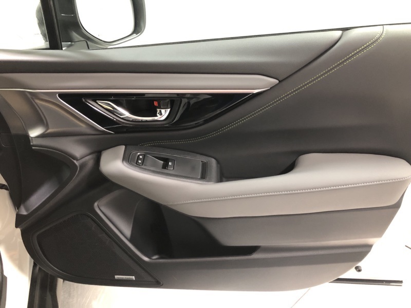 2025 Subaru Outback Onyx Edition photo 12