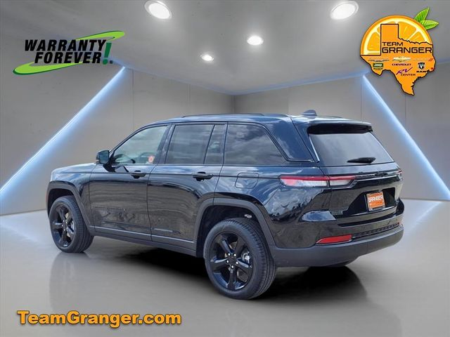 2025 Jeep Grand Cherokee Limited photo 2