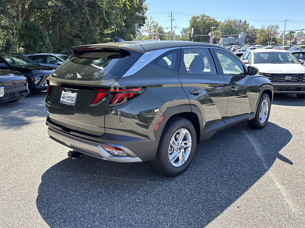 2026 Hyundai Tucson SE photo 2