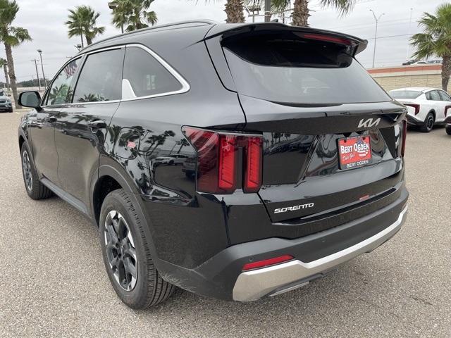 2025 Kia Sorento S photo 5
