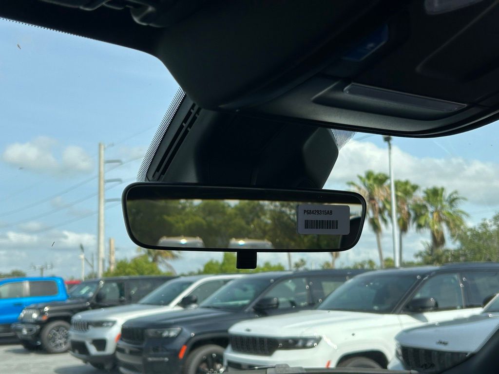 2025 Ram 1500 Tradesman photo 38