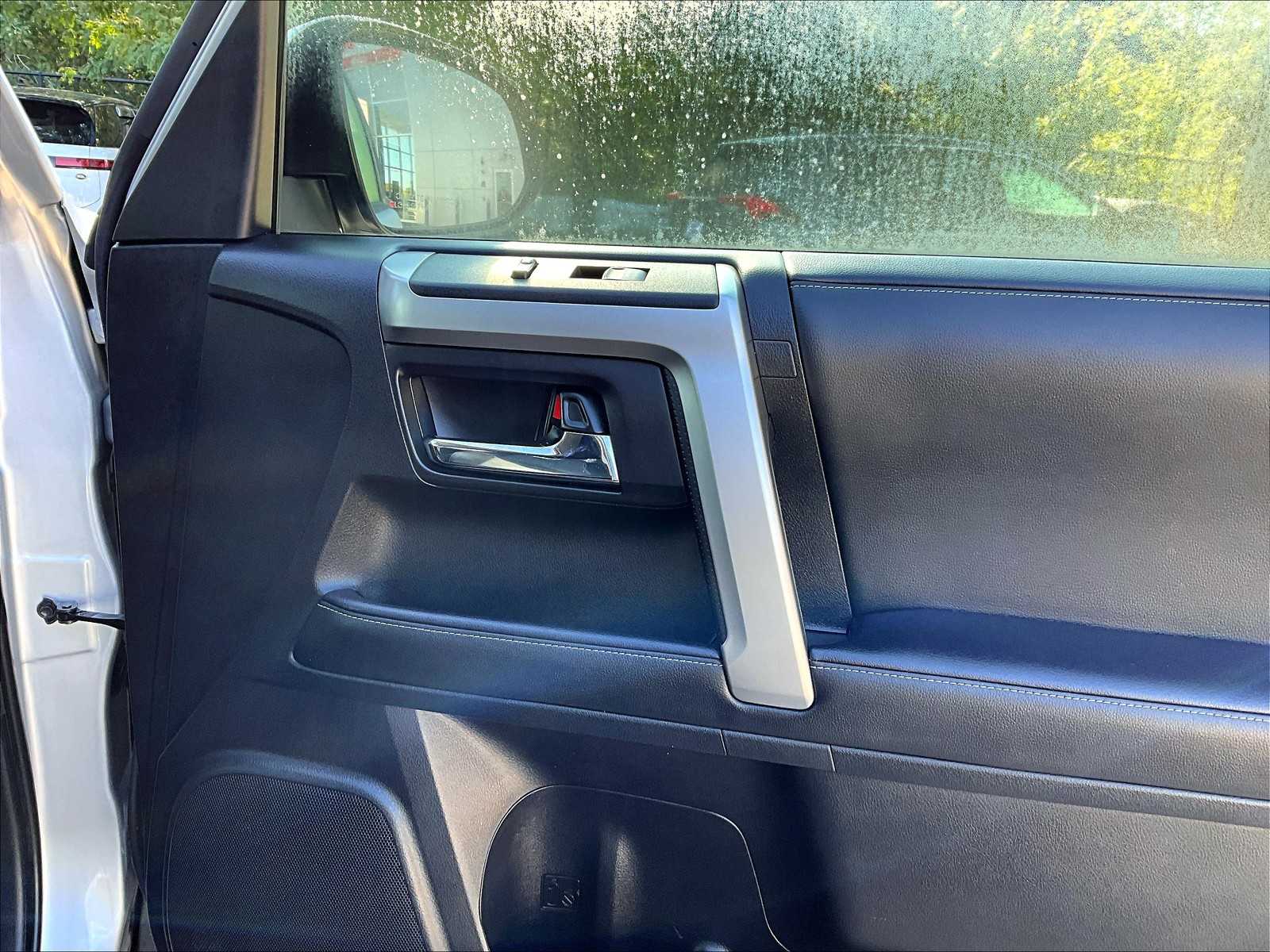 2024 Toyota 4Runner SR5 Premium photo 12