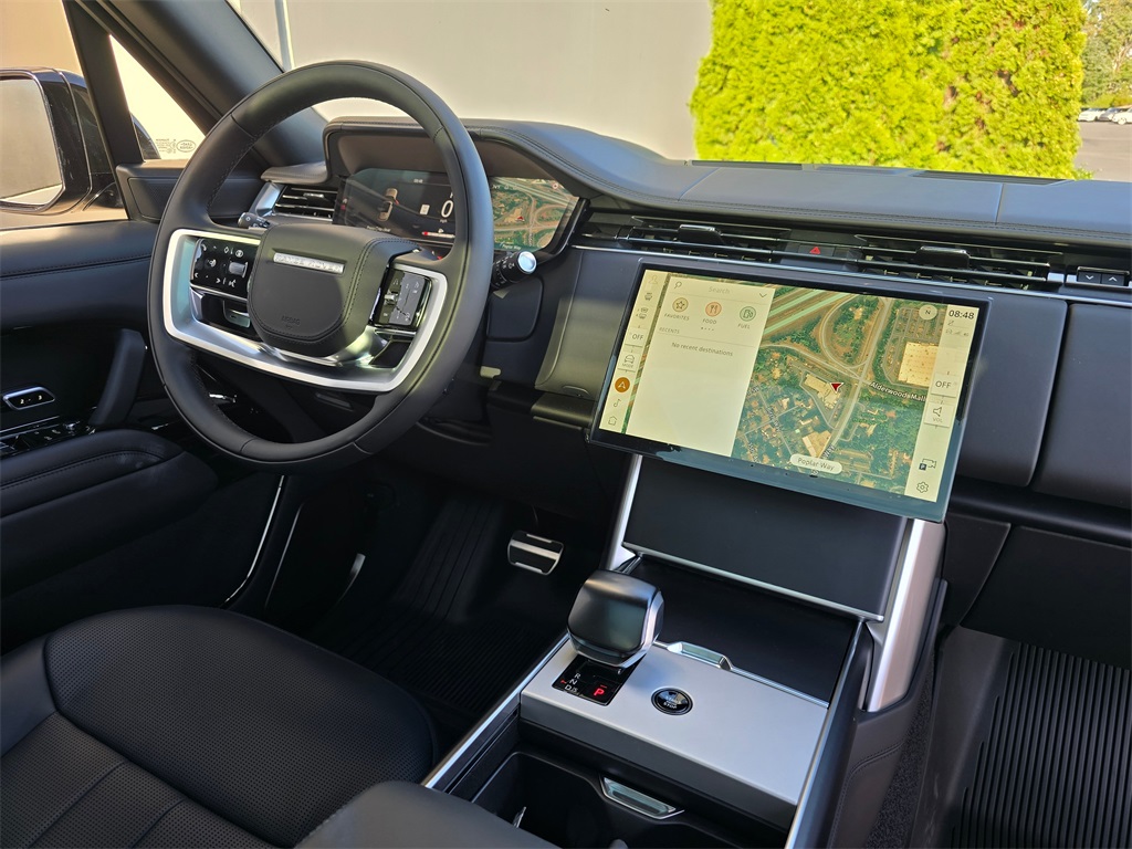 2025 Land Rover Range Rover SV photo 32
