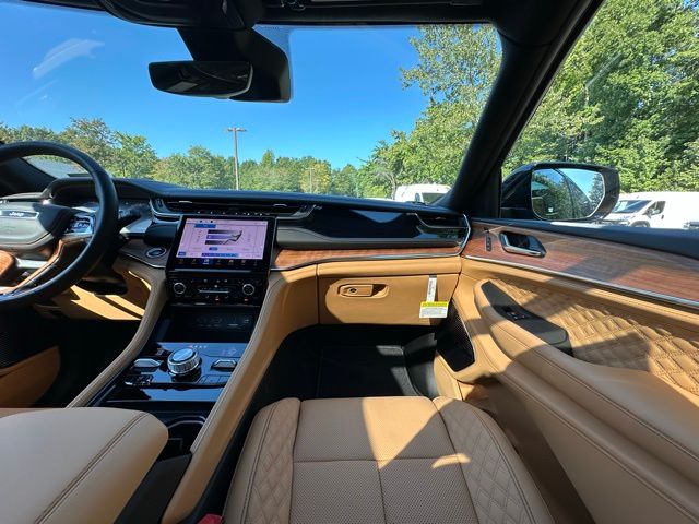 2025 Jeep Grand Cherokee L Summit Reserve photo 28