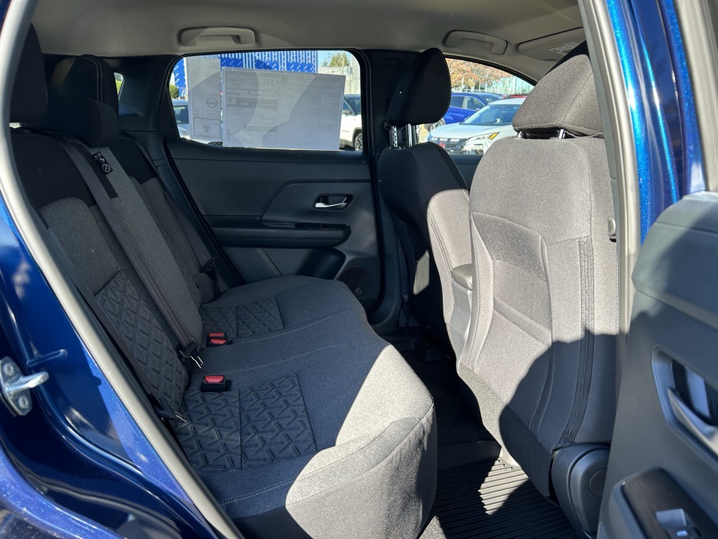 2025 Nissan Kicks SV photo 28