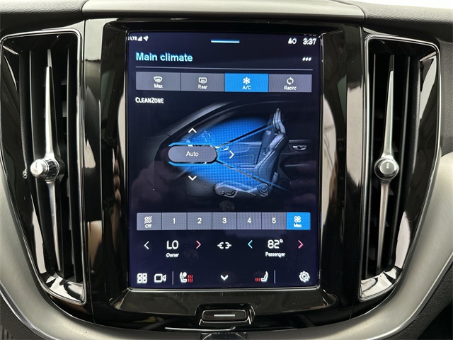 2023 Volvo XC60 B5 Core photo 11