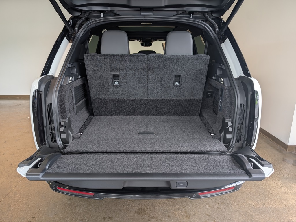 2025 Land Rover Range Rover SE photo 5