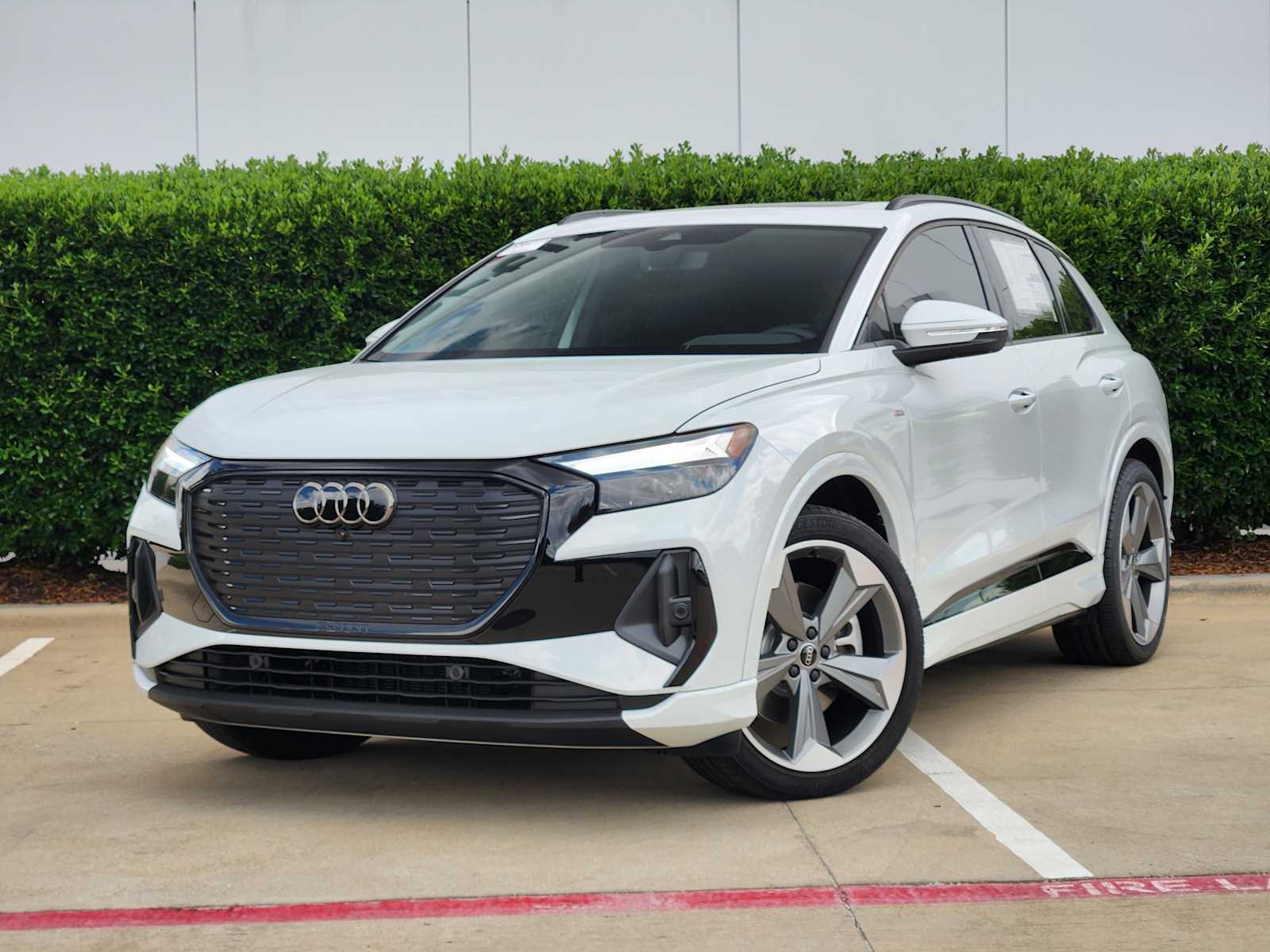 2025 Audi Q4 e-tron Premium Plus