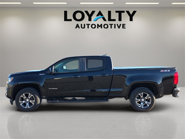 2017 Chevrolet Colorado Z71 photo 2