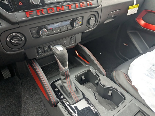2025 Nissan Frontier PRO-4X photo 14
