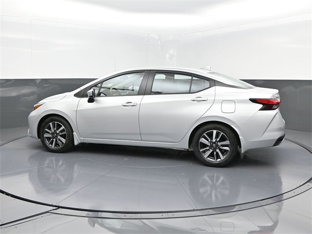 2025 Nissan Versa 1.6 SV photo 4