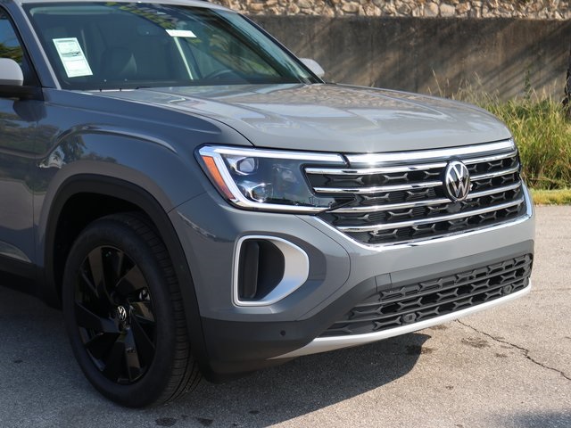 2026 Volkswagen Atlas SE Technology photo 2