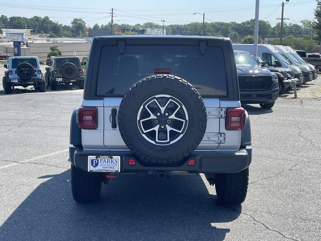 2024 Jeep Wrangler Rubicon photo 6