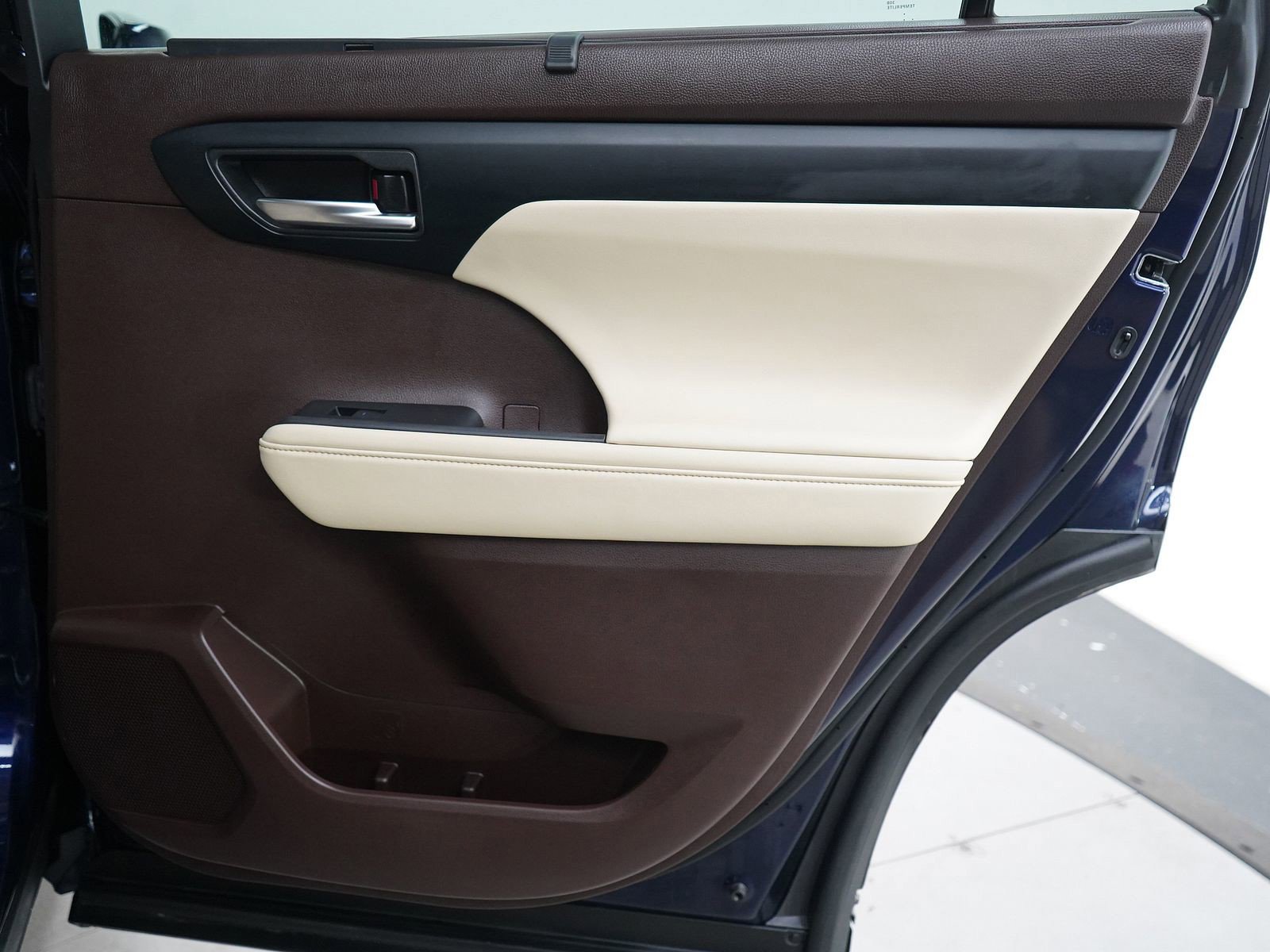 2022 Toyota Highlander XLE photo 10