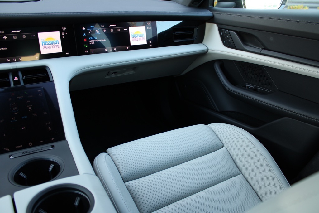 2023 Porsche Taycan S photo 21