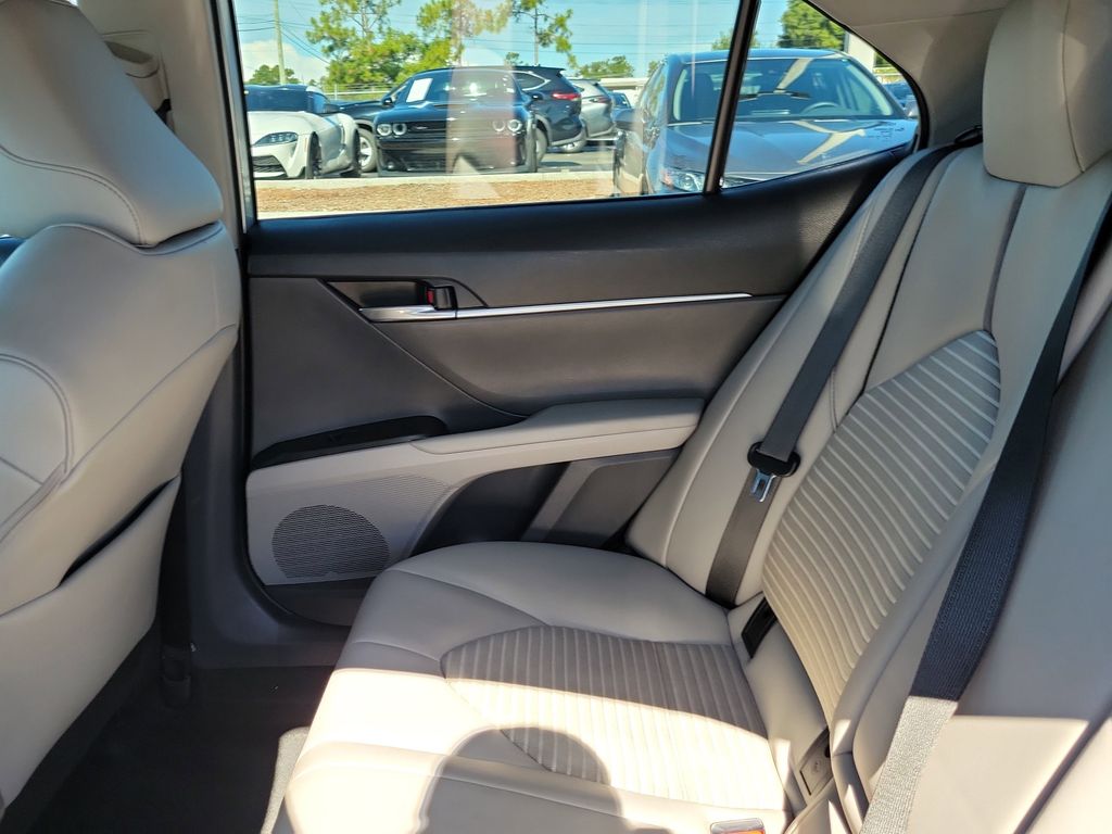 2023 Toyota Camry SE photo 8