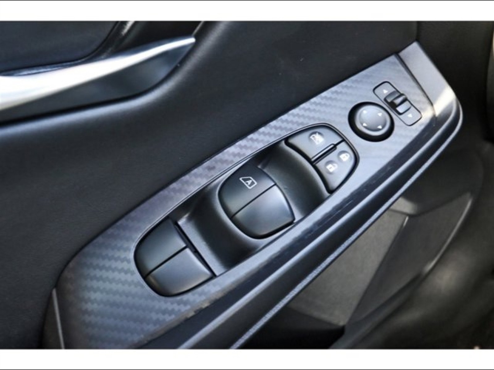 2025 Nissan Sentra SV White at Robbins Nissan