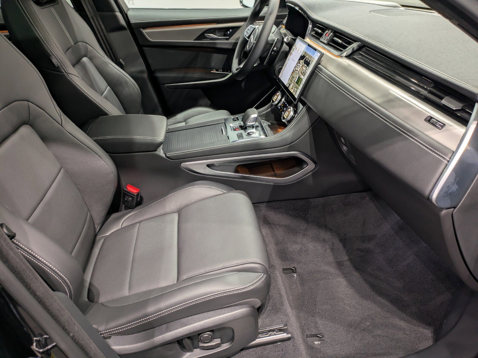 2026 Jaguar F-PACE R-Dynamic S P250 photo 23