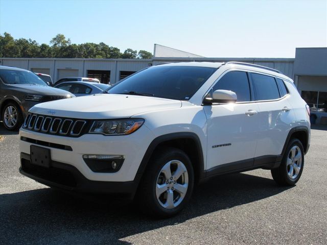 2020 Jeep Compass Latitude photo 3