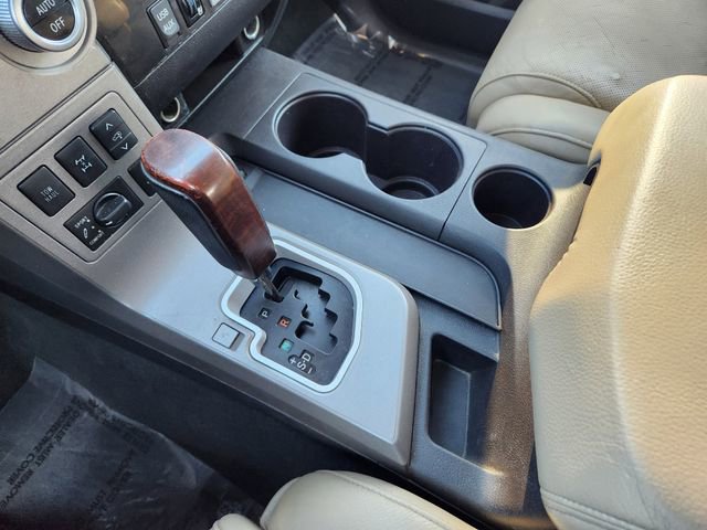 2015 Toyota Sequoia Platinum photo 21