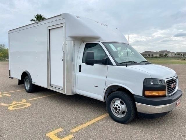 2023 GMC Savana Cutaway Work Van's photo