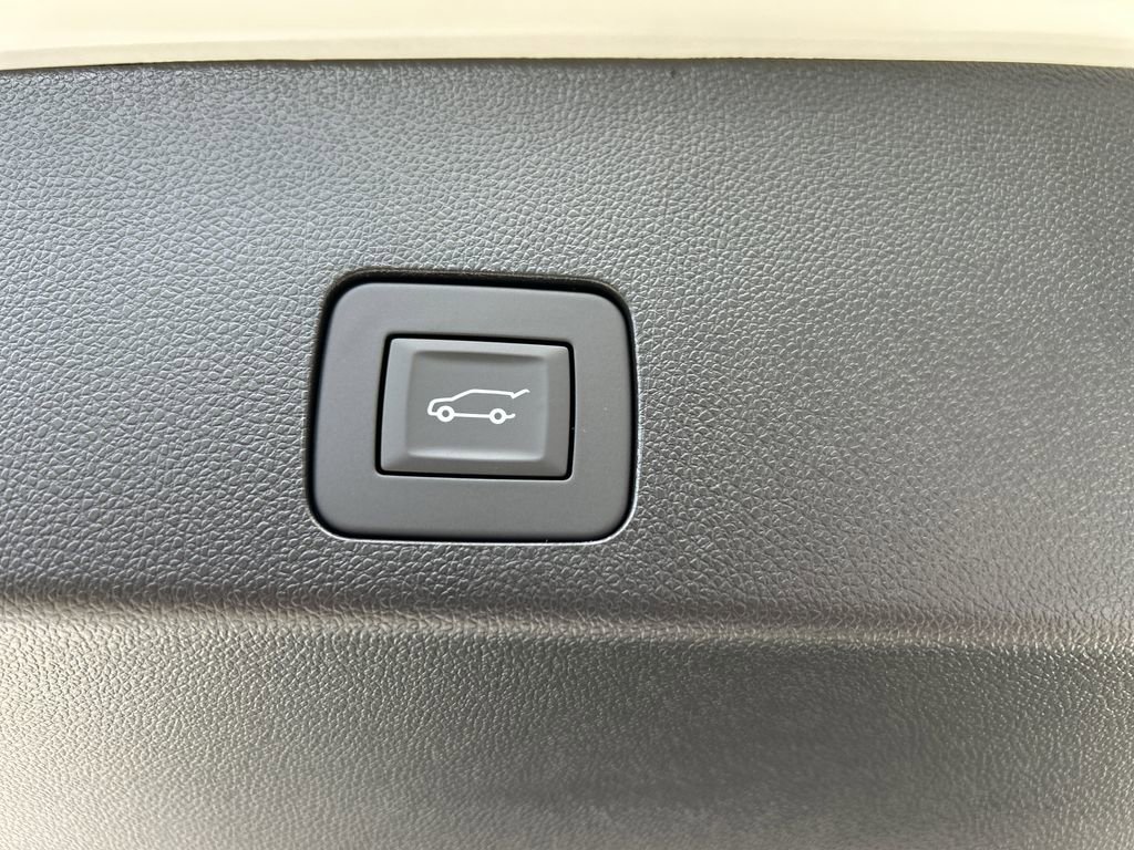 2026 Buick Encore GX Avenir photo 11