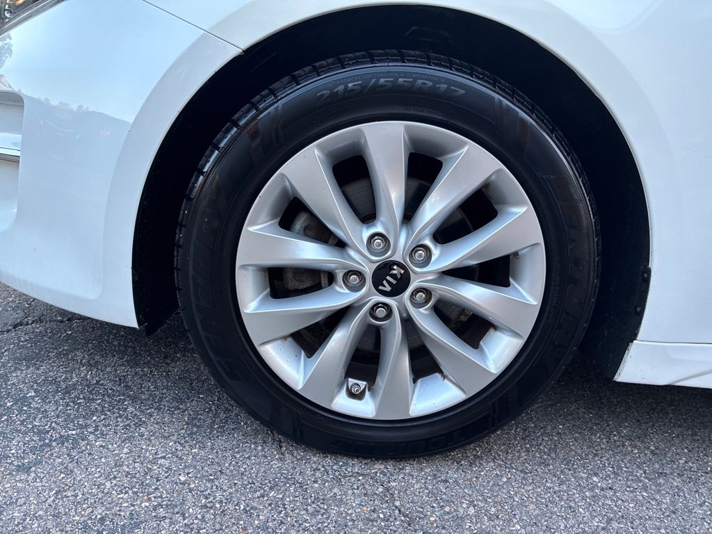 2018 Kia Optima EX photo 24