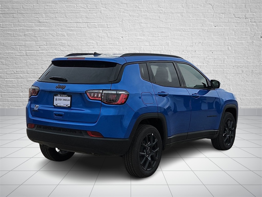 2026 Jeep Compass Latitude photo 3