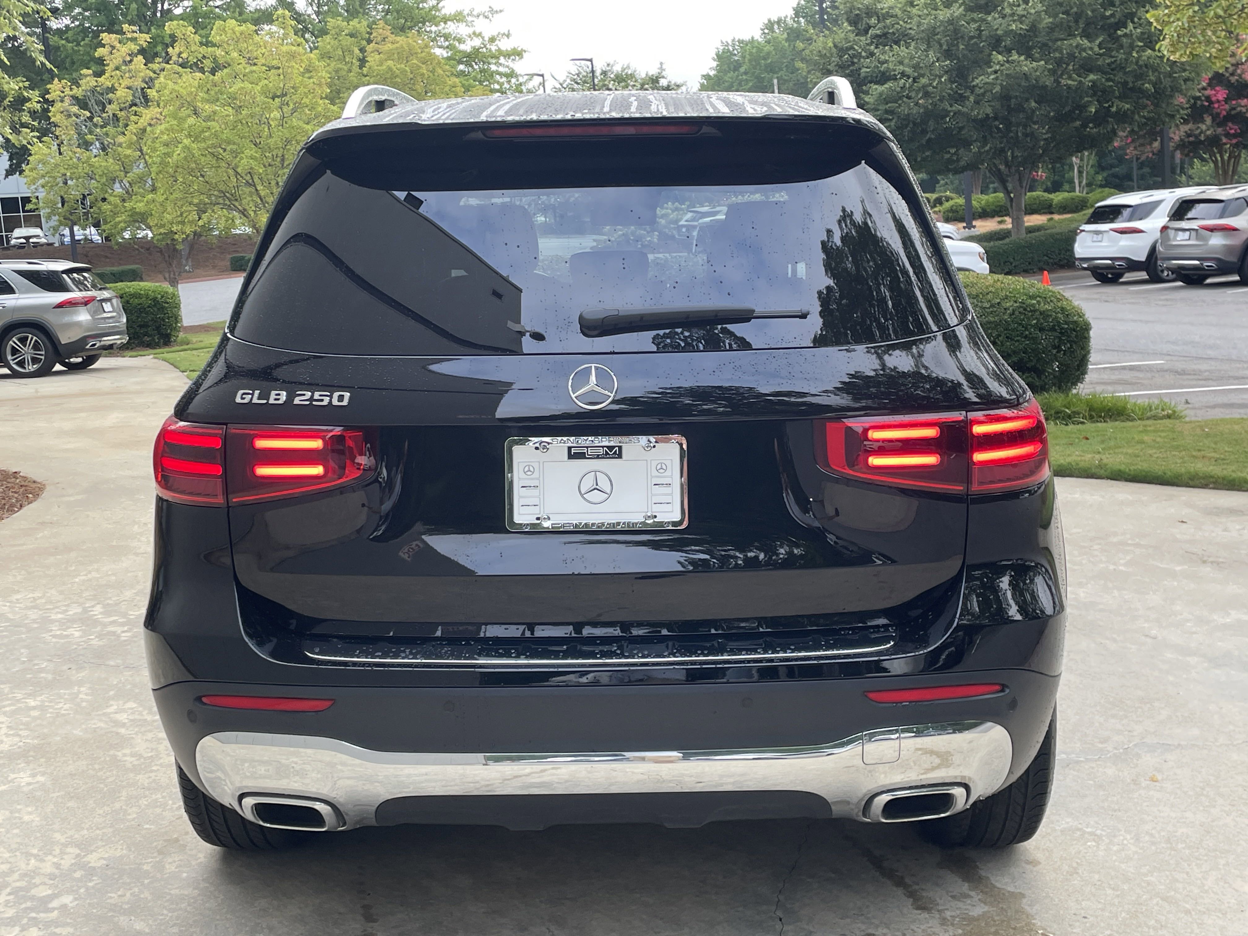2024 Mercedes Benz GLB 250 photo 2
