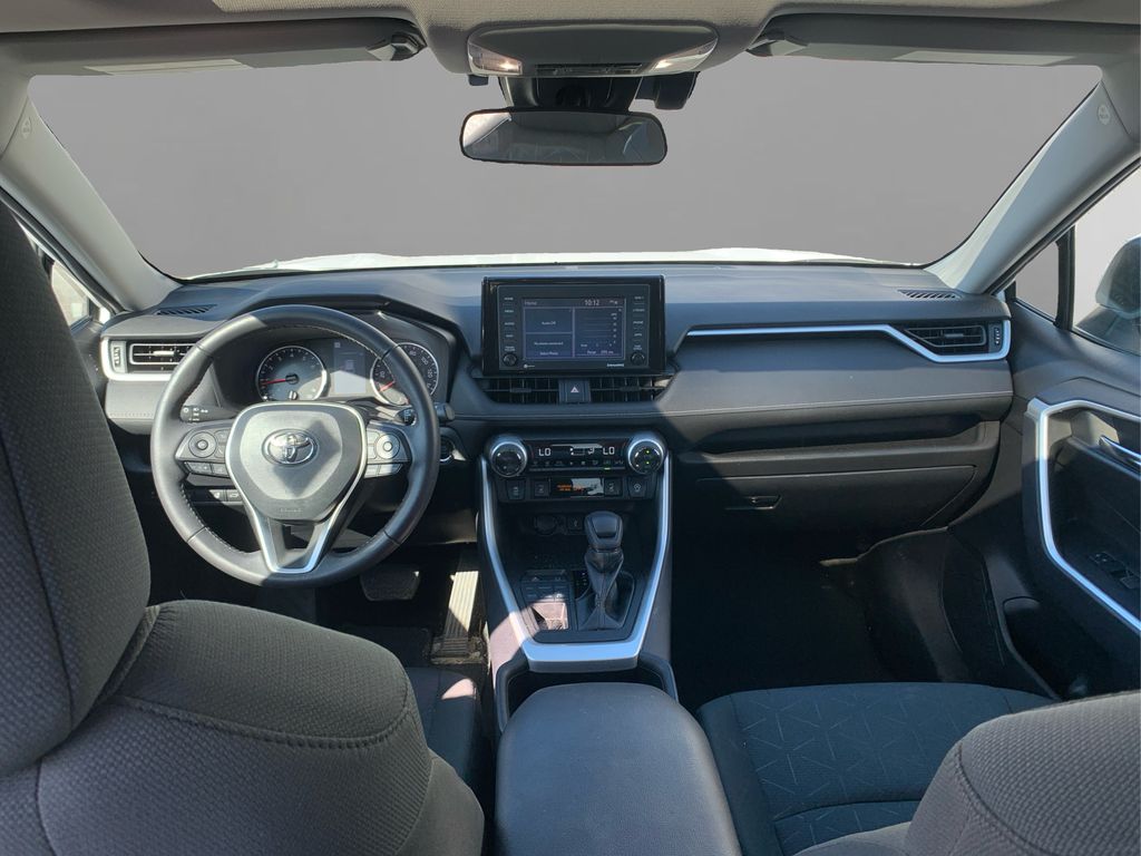 2022 Toyota RAV4 XLE photo 24