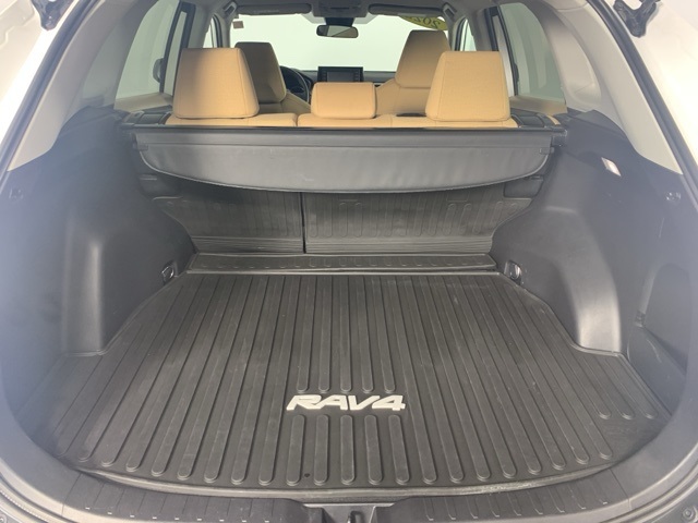 2022 Toyota RAV4 LE photo 27