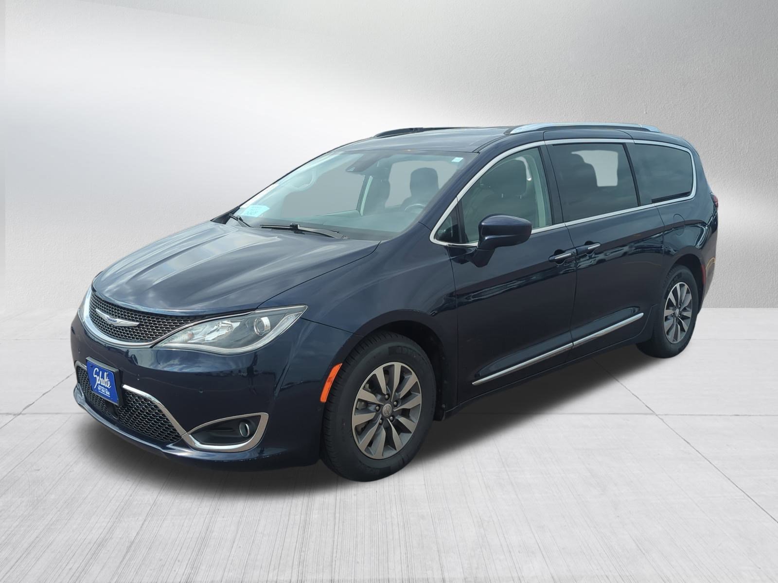 2020 Chrysler Pacifica Touring Plus photo 3