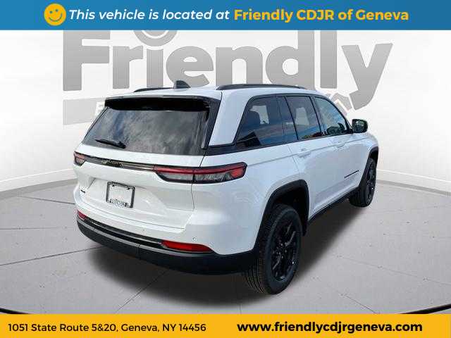 2025 Jeep Grand Cherokee Altitude photo 2