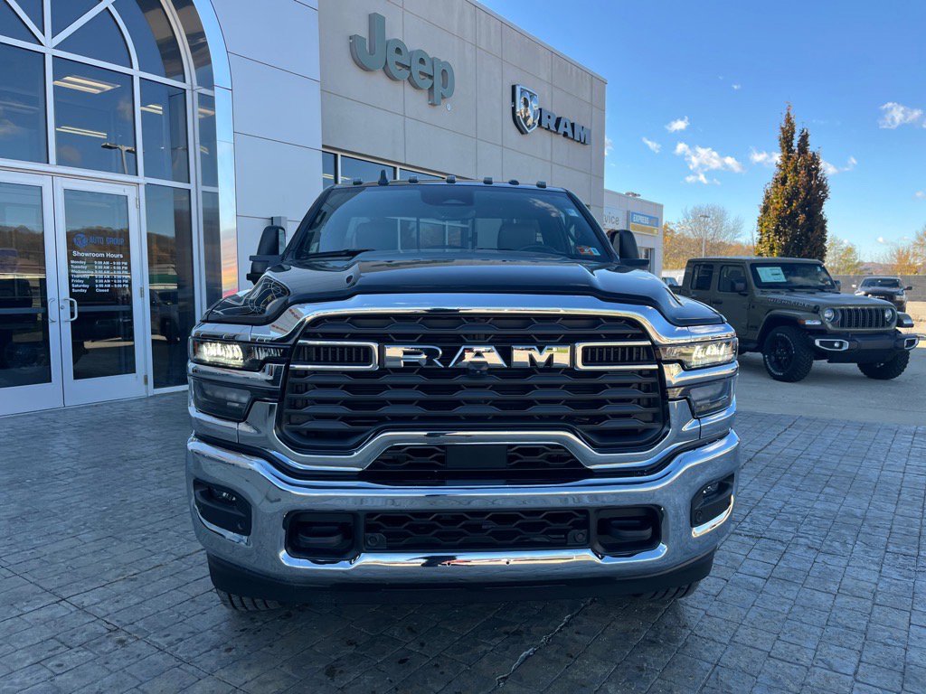 2025 Ram 2500 Tradesman photo 2